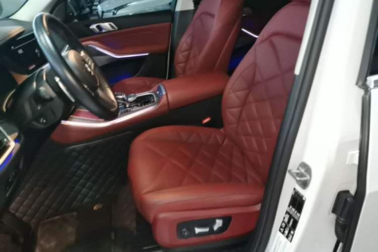 Used BMW X5 2022 Restyled xDrive 30Li Luxury Version M Sport Package Left Front Seat