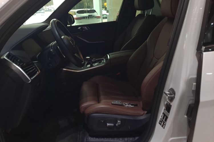 Used BMW X5 2022 xDrive40i M Sport Package Left Front Seat