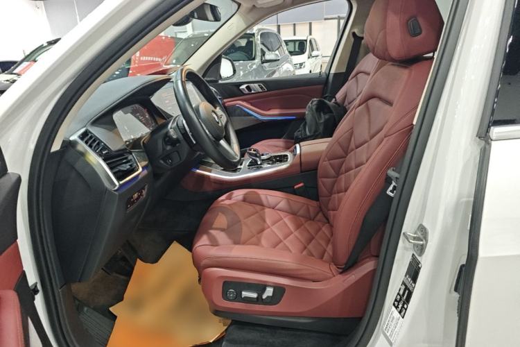 Used BMW X5 2022 Restyled xDrive 30Li Luxury Version M Sport Package Left Front Seat
