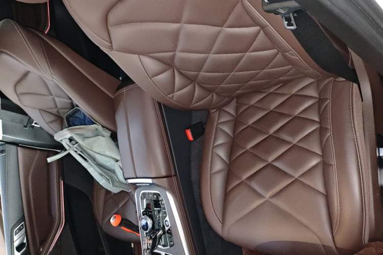 Used BMW X5 2022 xDrive 30Li M Sport Package Left Front Seat