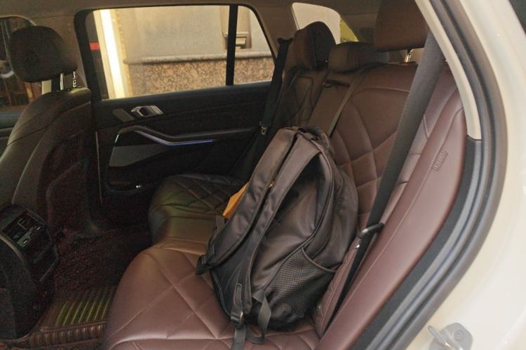 Used BMW X5 2022 xDrive 30Li Luxury M Sport Package Left Rear Seat