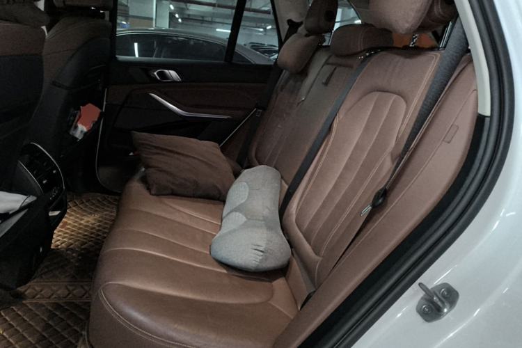 Used BMW X5 2022 xDrive40i Luxury Edition M Sport Package Left Rear Seat