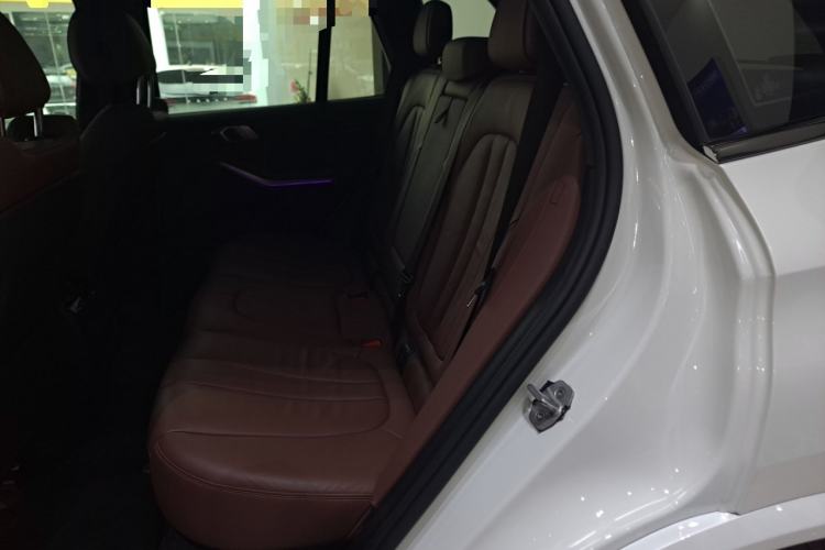 Used BMW X5 2022 xDrive40i M Sport Package Left Rear Seat