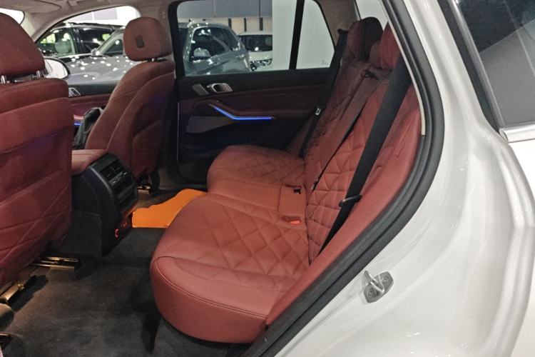 Used BMW X5 2022 Restyled xDrive 30Li Luxury Version M Sport Package Left Rear Seat