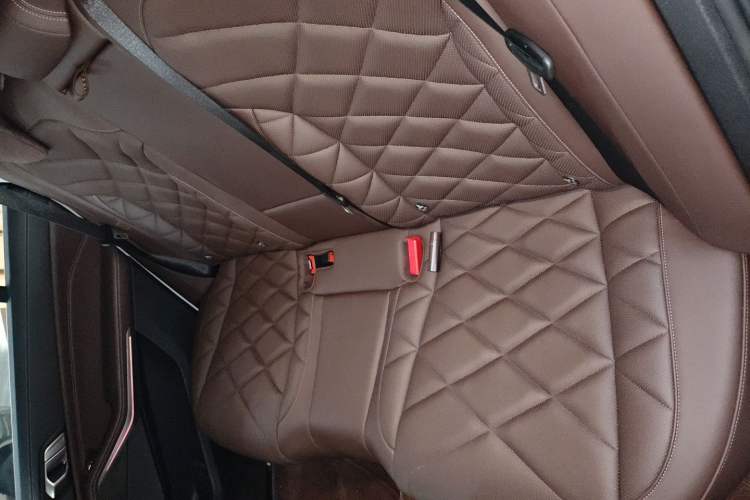 Used BMW X5 2022 xDrive 30Li M Sport Package Left Rear Seat