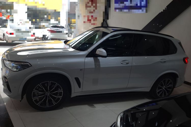 Used BMW X5 2022 xDrive40i M Sport Package Left Side