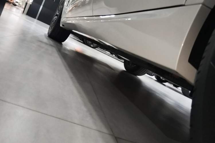 Used BMW X5 2022 Restyled xDrive 30Li M Sport Package Left Side Sill