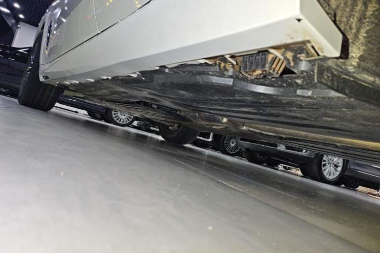 Used BMW X5 2022 Restyled xDrive 30Li Luxury Version M Sport Package Left Side Sill