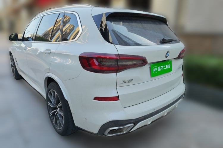 Used BMW X5 2022 xDrive 30Li Luxury M Sport Package Rear Left 45 Deg