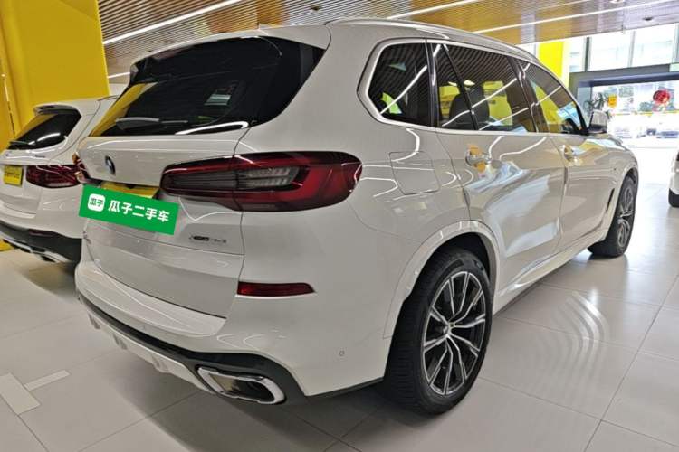 Used BMW X5 2022 Restyled xDrive 30Li M Sport Package Rear Right 45 Deg