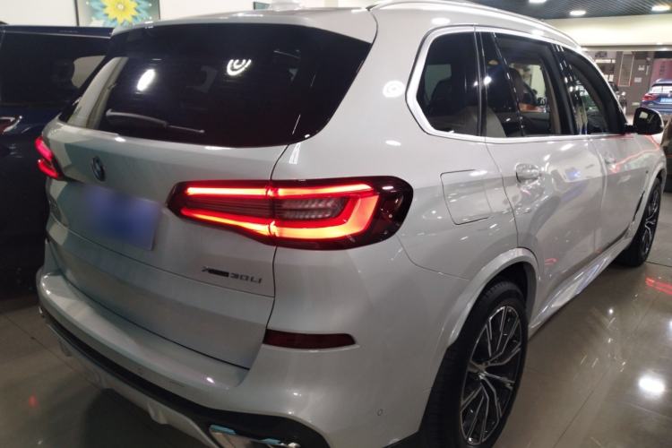 Used BMW X5 2022 Restyled xDrive 30Li M Sport Package Rear Right 45 Deg
