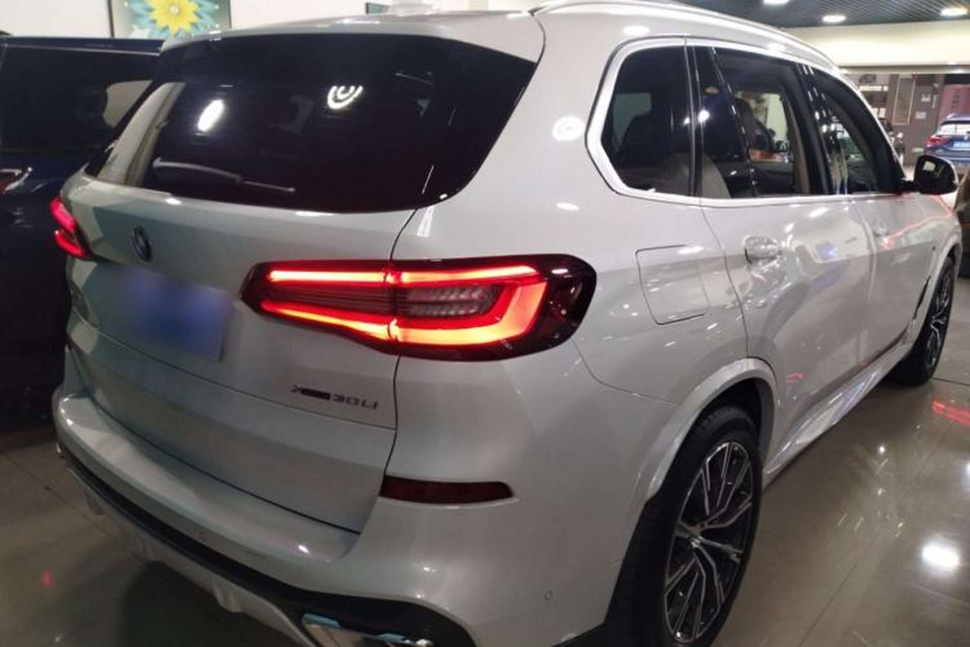 Used BMW X5 2022 Restyled xDrive 30Li M Sport Package Rear Right 45 Deg