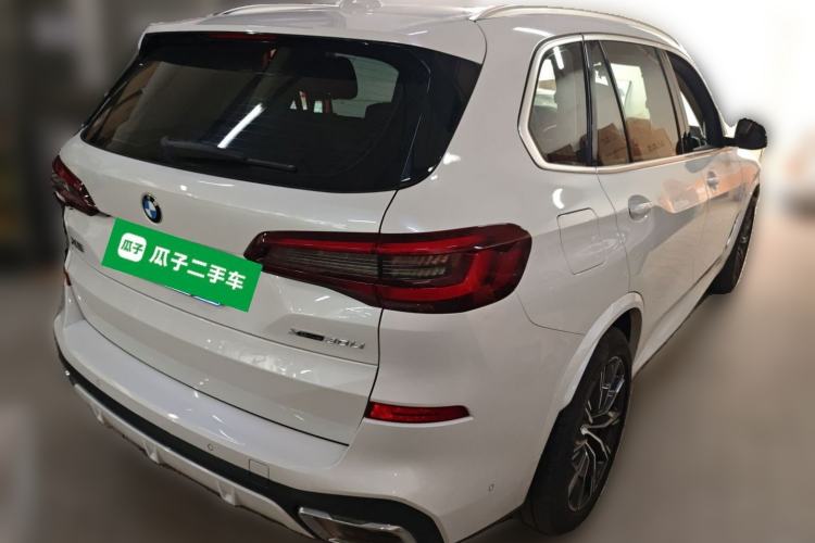 Used BMW X5 2022 xDrive 30Li M Sport Package Rear Right 45 Deg