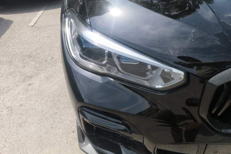 Used BMW X5 2022 Restyled xDrive 30Li Luxury Version M Sport Package Right Front Headlight
