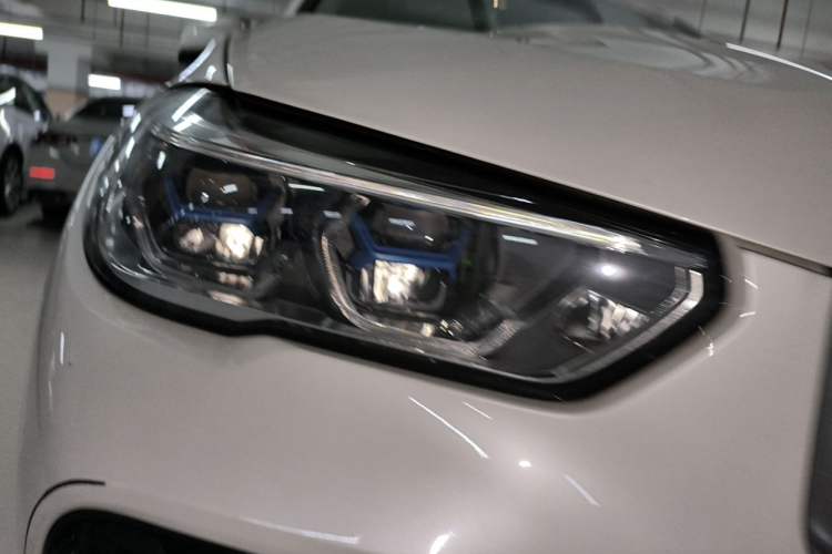 Used BMW X5 2022 xDrive40i Luxury Edition M Sport Package Right Front Headlight