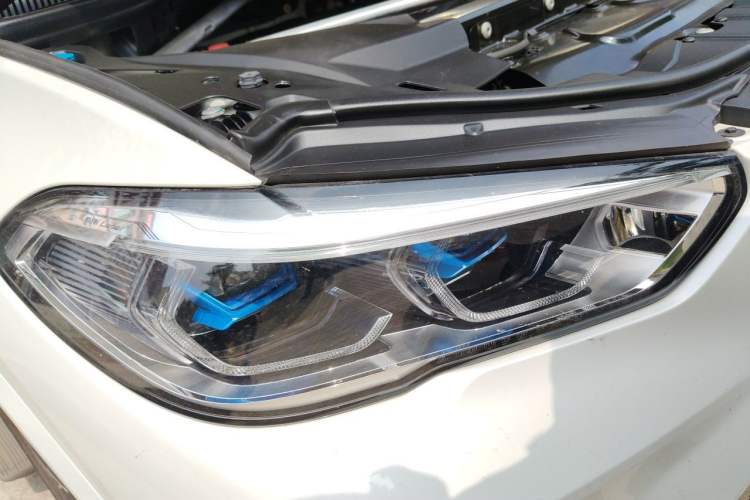 Used BMW X5 2022 xDrive40i M Sport Package Right Front Headlight