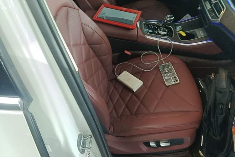 Used BMW X5 2022 Restyled xDrive 30Li Luxury Version M Sport Package Right Front Seat