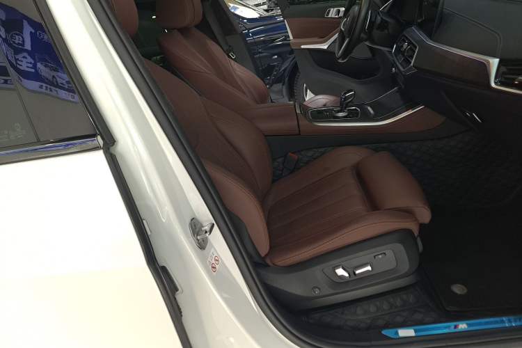 Used BMW X5 2022 xDrive40i M Sport Package Right Front Seat