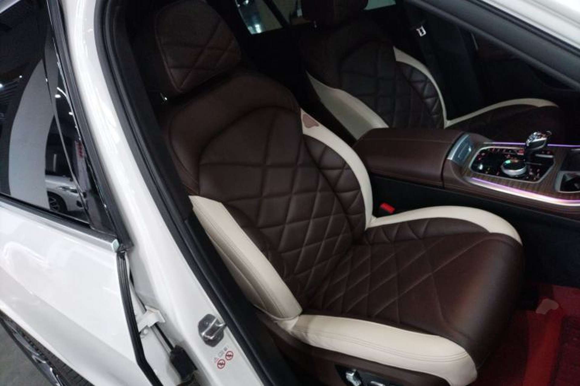 Used BMW X5 2022 xDrive 40Li Luxury Edition M Sport Package Right Front Seat