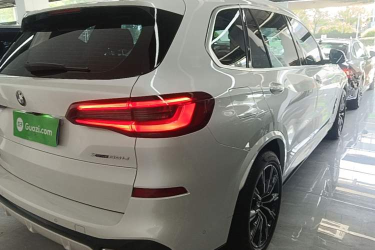 Used BMW X5 2022 Restyled xDrive 30Li Luxury Version M Sport Package Right Rear Taillight