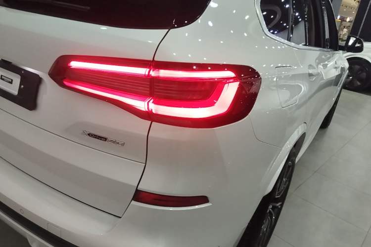 Used BMW X5 2022 Restyled xDrive 30Li M Sport Package Right Rear Taillight