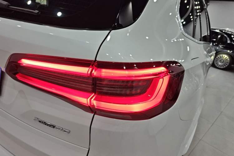 Used BMW X5 2022 Restyled xDrive 30Li Luxury Version M Sport Package Right Rear Taillight