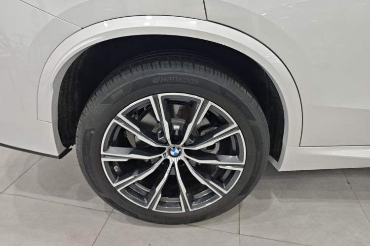 Used BMW X5 2022 Restyled xDrive 30Li Luxury Version M Sport Package Right Rear Wheel Hub