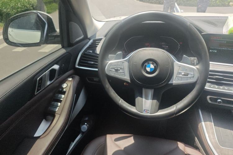 Used BMW X5 2022 xDrive 30Li Luxury M Sport Package Steering Wheel