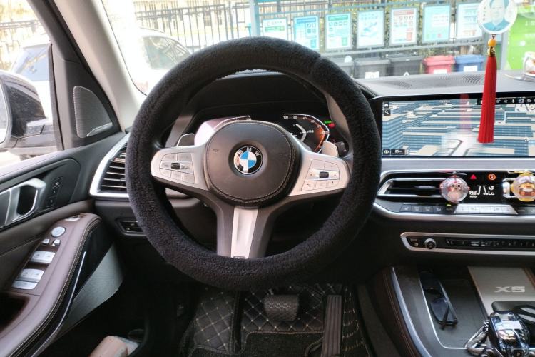 Used BMW X5 2022 Restyled xDrive 30Li Luxury Version M Sport Package Steering Wheel