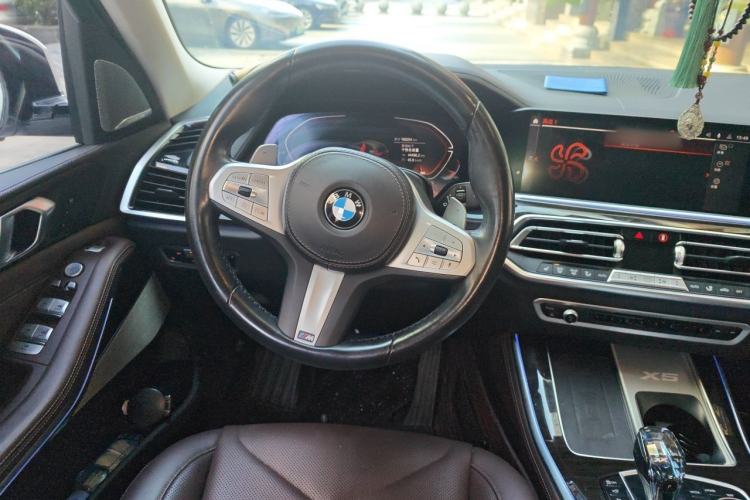 Used BMW X5 2022 xDrive 30Li Luxury M Sport Package Steering Wheel