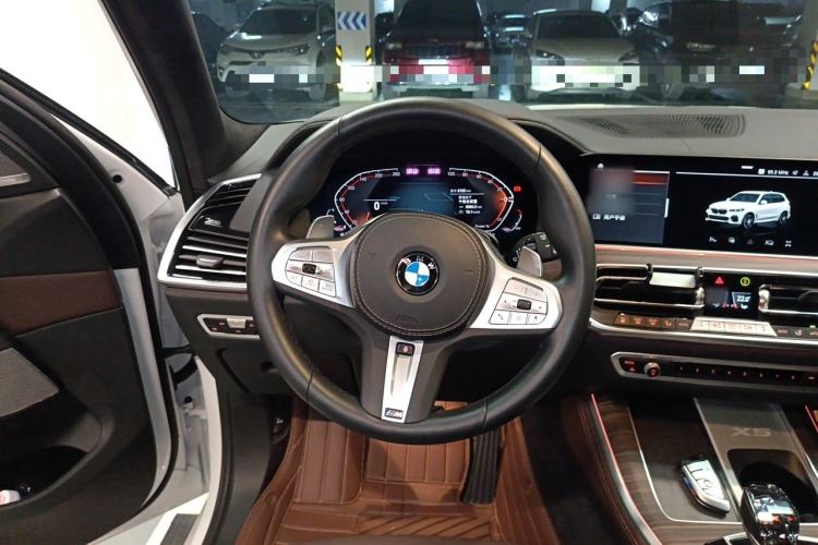 Used BMW X5 2022 Restyled xDrive 40Li Luxury Edition M Sport Package Steering Wheel