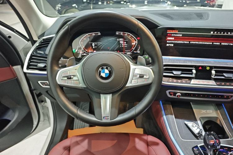 Used BMW X5 2022 Restyled xDrive 30Li Luxury Version M Sport Package Steering Wheel