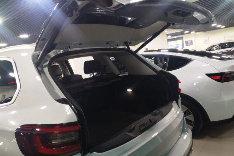 Used BMW X5 2022 Restyled xDrive 30Li M Sport Package Trunk