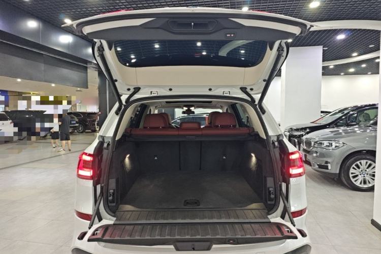Used BMW X5 2022 Restyled xDrive 30Li Luxury Version M Sport Package Trunk