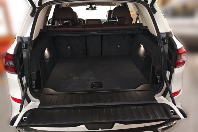 Used BMW X5 2022 xDrive 30Li M Sport Package Trunk