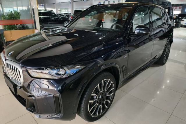 Used BMW X5 2023 xDrive 40Li M Sport Night Edition Package