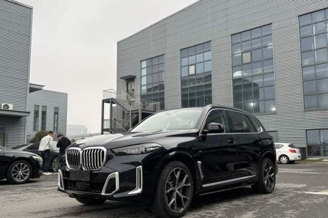 Used BMW X5 2023 xDrive 30Li Luxury M Sport Package