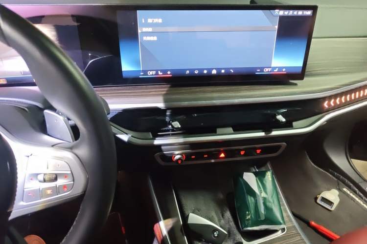 Used BMW X5 2023 xDrive 40Li M Sport Night Edition Package Audio And AC Panel