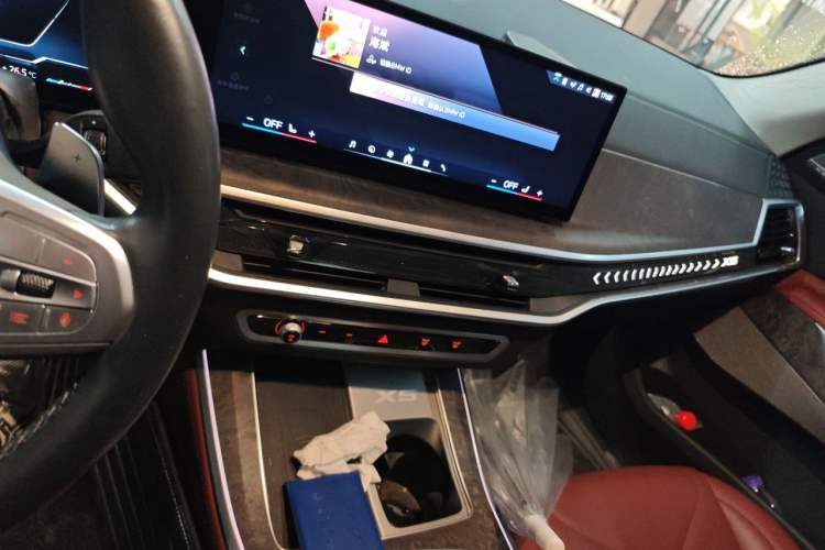 Used BMW X5 2023 xDrive 30Li Luxury M Sport Night Edition Package Audio And AC Panel