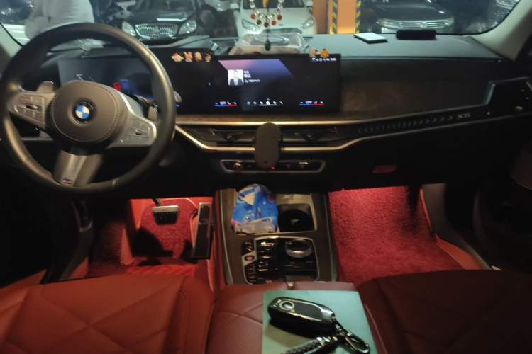 Used BMW X5 2023 xDrive 30Li Luxury M Sport Night Edition Package Audio And AC Panel
