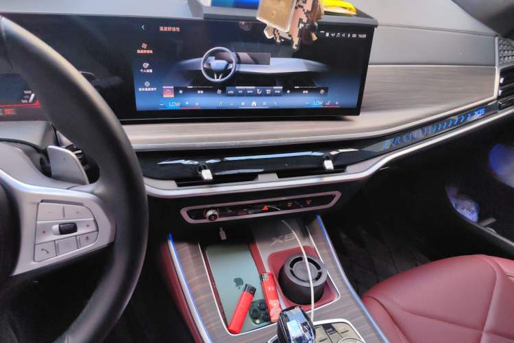 Used BMW X5 2023 xDrive 40Li Luxury Edition M Sport Night Vision Package Audio And AC Panel