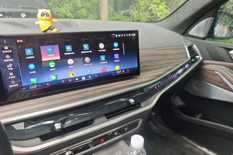 Used BMW X5 2023 xDrive 40Li M Sport Night Edition Package Audio And AC Panel