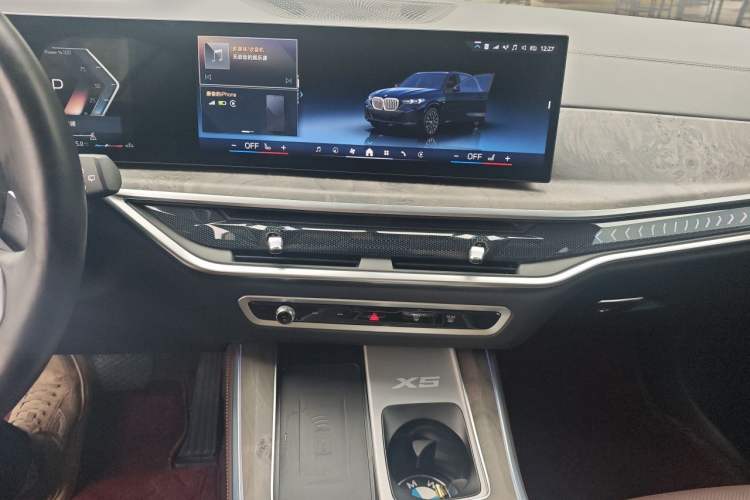 Used BMW X5 2023 xDrive 30Li Luxury M Sport Night Edition Package Audio And AC Panel