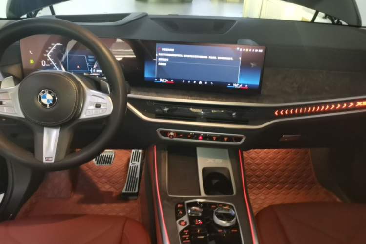 Used BMW X5 2023 xDrive 30Li Luxury M Sport Night Edition Package Audio And AC Panel