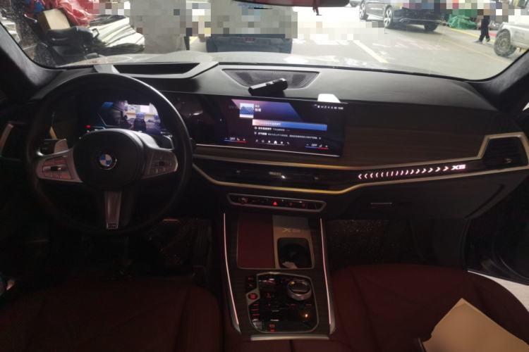 Used BMW X5 2023 xDrive 40Li M Sport Night Edition Package Center Console