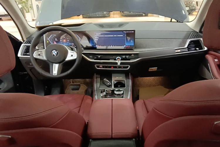 Used BMW X5 2023 xDrive 30Li Luxury M Sport Night Edition Package Center Console