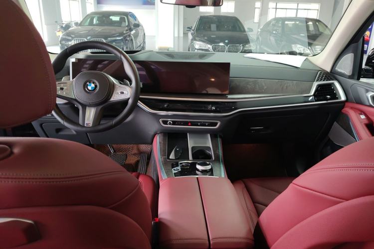 Used BMW X5 2023 xDrive 30Li Luxury M Sport Night Edition Package Center Console