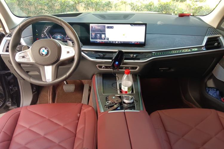 Used BMW X5 2023 xDrive 30Li Luxury M Sport Package Center Console