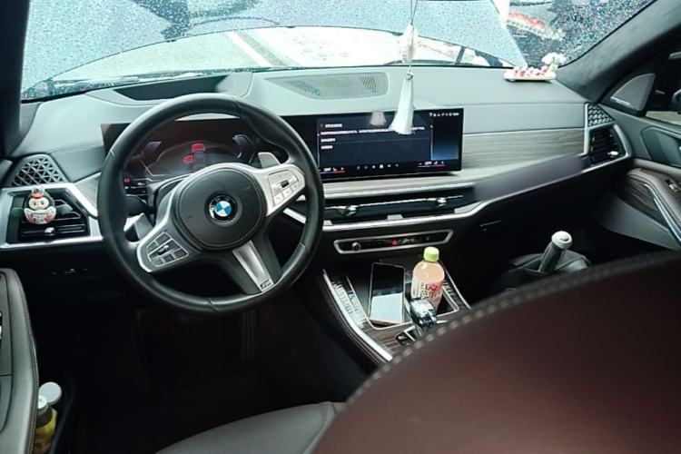 Used BMW X5 2023 xDrive 40Li M Sport Night Edition Package Center Console