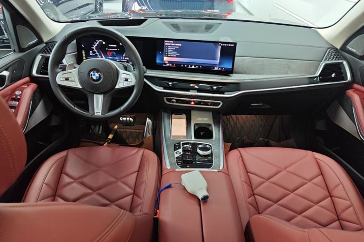 Used BMW X5 2023 xDrive 30Li Luxury M Sport Night Edition Package Center Console
